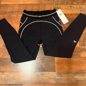 ALO Yoga heartthrob leggings